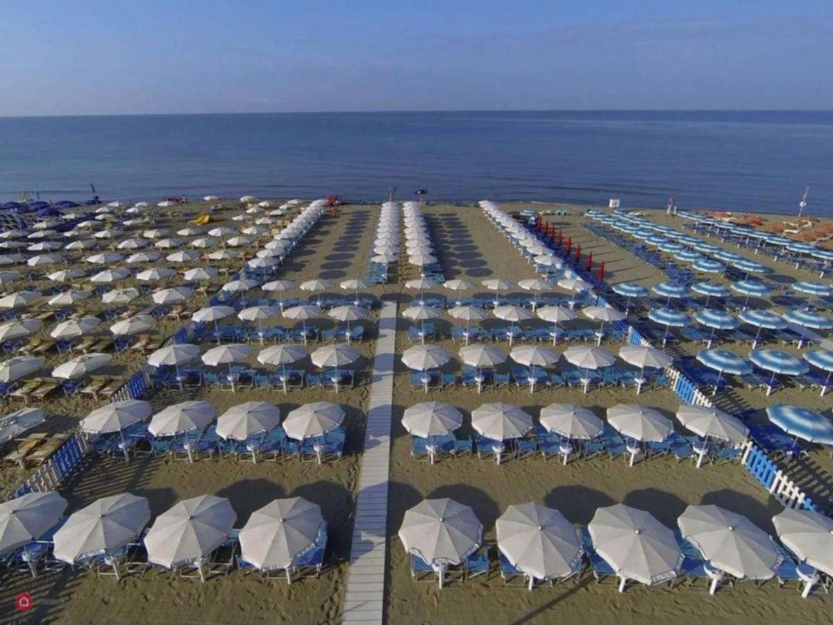 La Conchiglia A Marina Apartment Marina Di Carrara Exterior photo