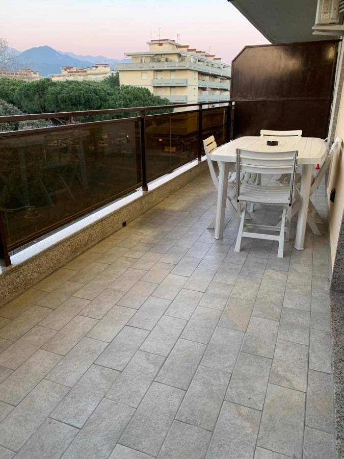 La Conchiglia A Marina Apartment Marina Di Carrara Exterior photo